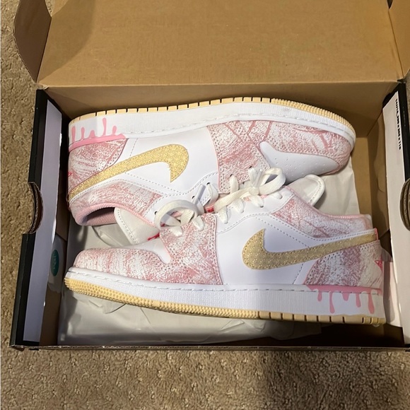 Air Jordan low se paint drip gs